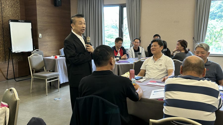 濤濤顧問團隊設計出一系列「啟發式學習課程」, 不僅傳授管理知識,更著重於思維翻轉與行動啟發。