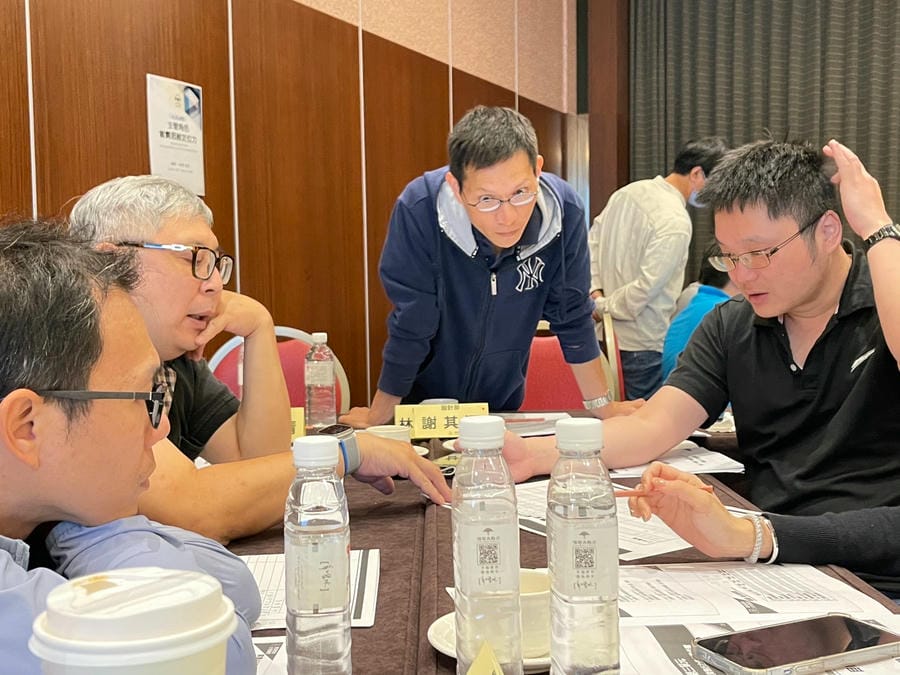 透過本次課程,他們體認到管理不只是「指派任務」或「監督進度」, 而是「帶領團隊完成公司目標」的責任與能力。