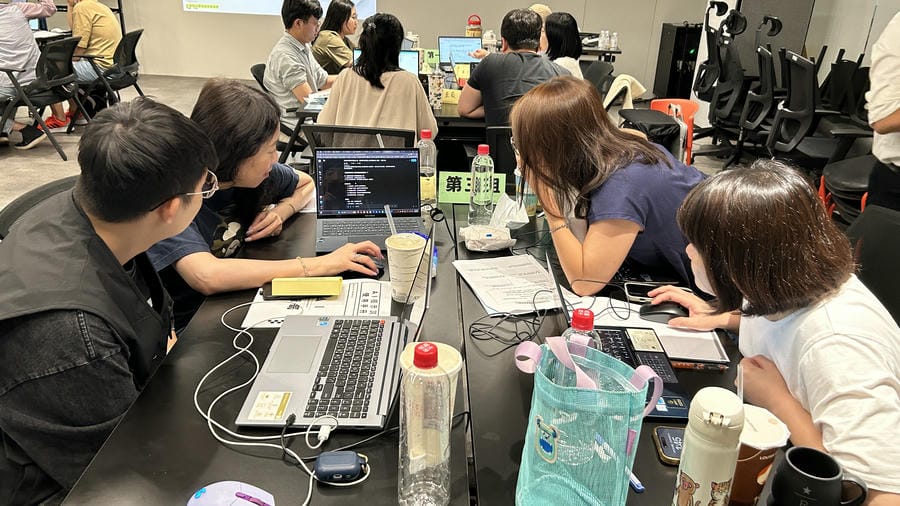 學員分享自身案例與學習心得,激盪出更貼近業務情境的應用點。